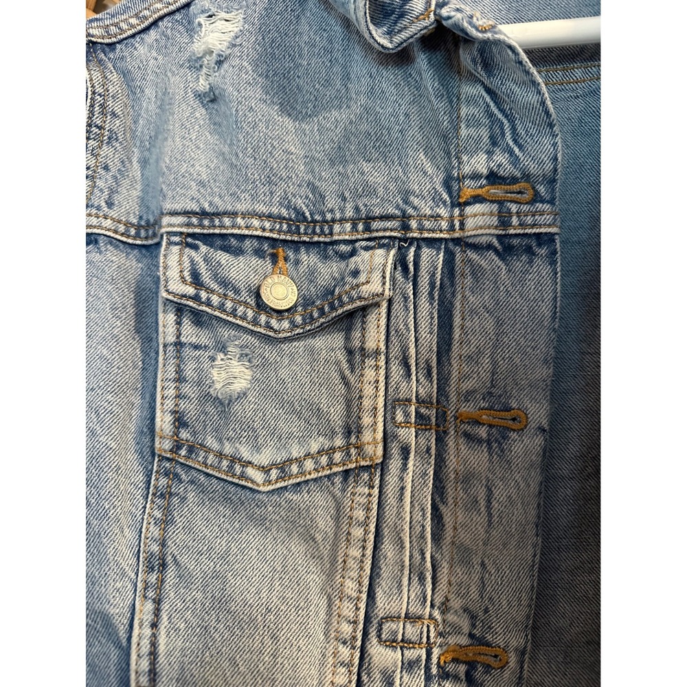 Old Navy Womens Distressed Light Wash Denim Trucker Jacket Blue Small - Picture 4 of 5
